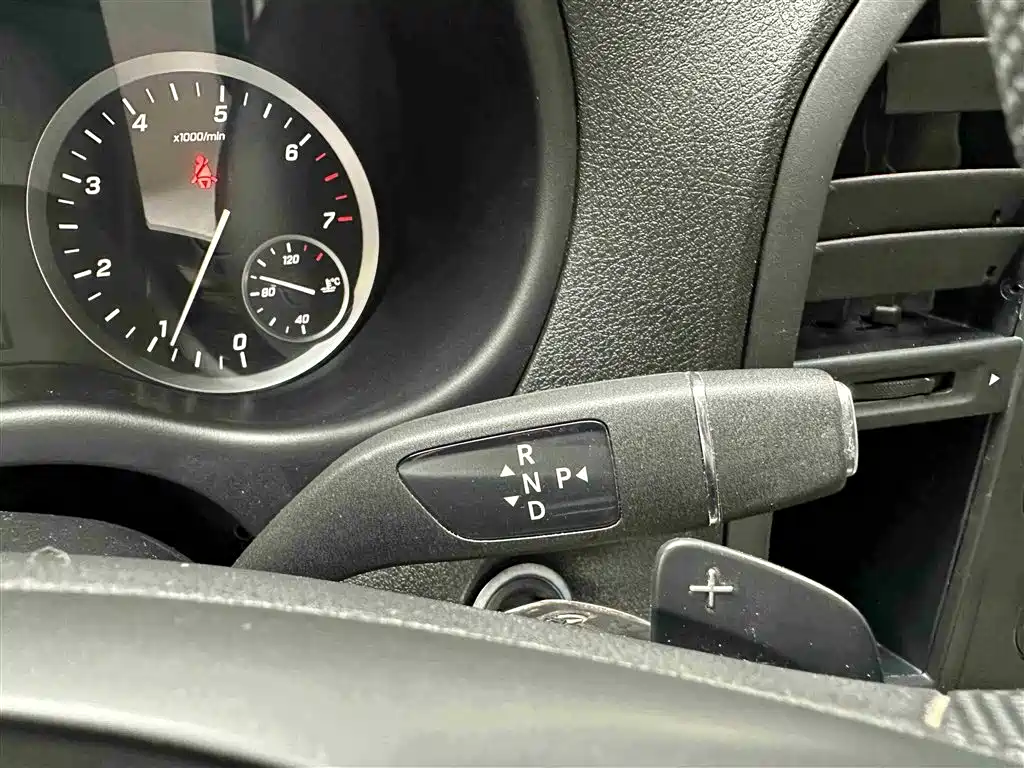 Mercedes-Benz Vito 2021 2.0T Elite 7-Seater фото 13
