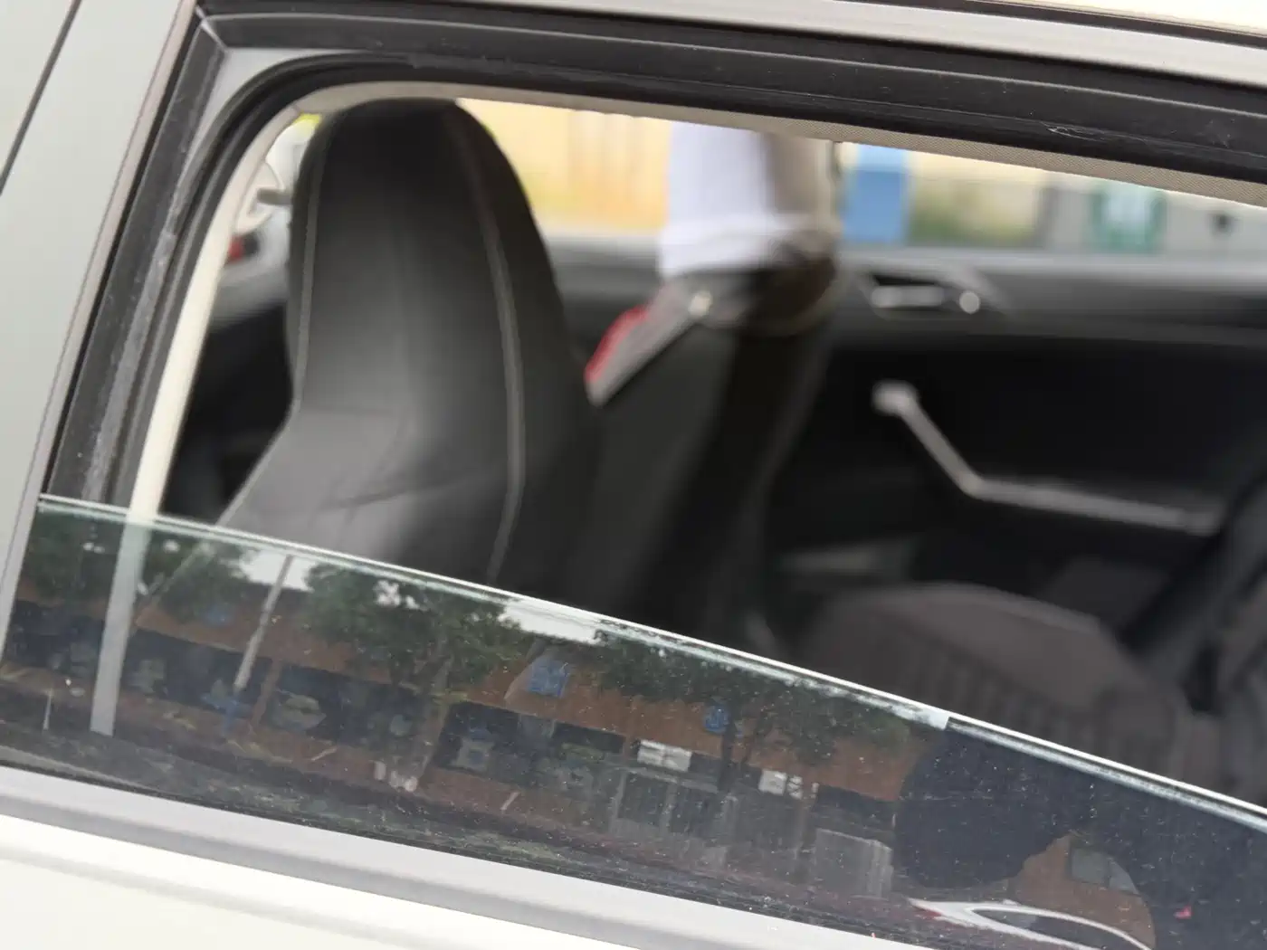 Volkswagen Polo 2019 Plus 1.5L Automatic Panorama Enjoyment Edition фото 16