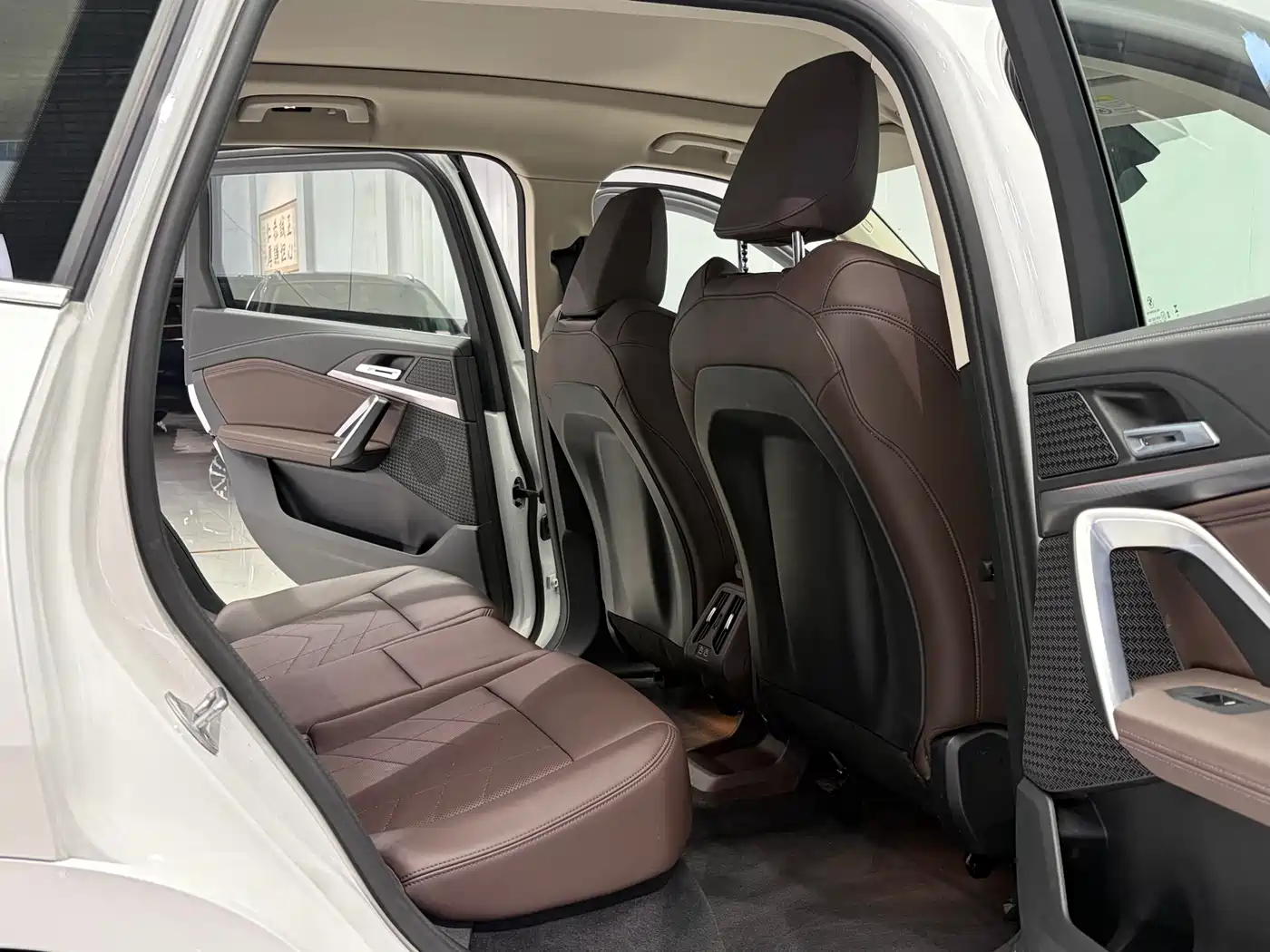 BMW iX1 2025 eDrive25L X Design Package фото 11