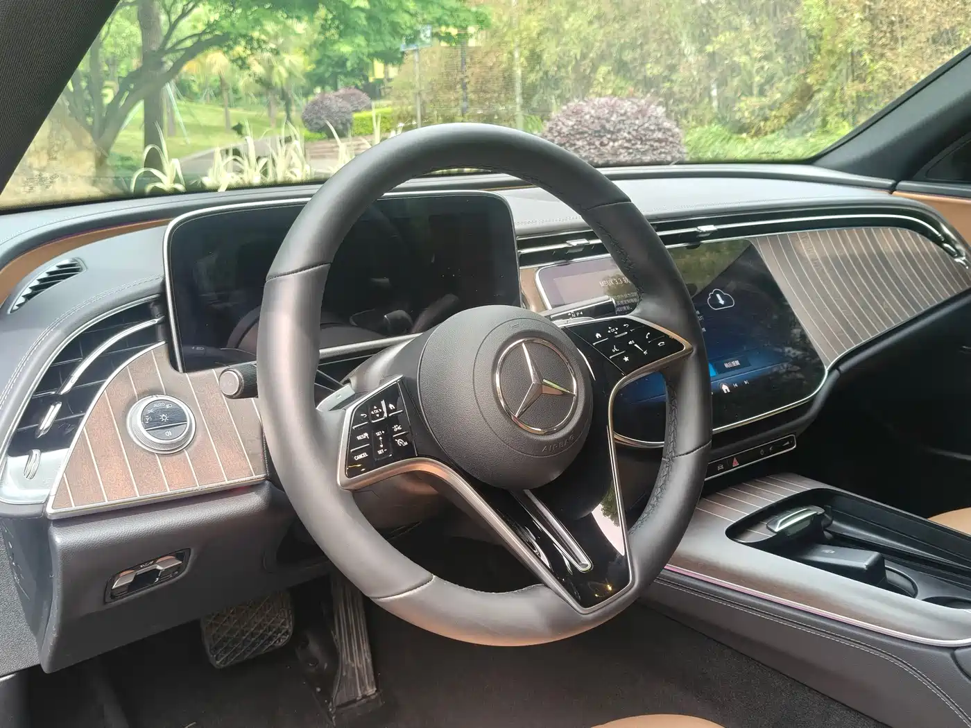 Mercedes-Benz E-Class 2025 E 300 L Fashion фото 7