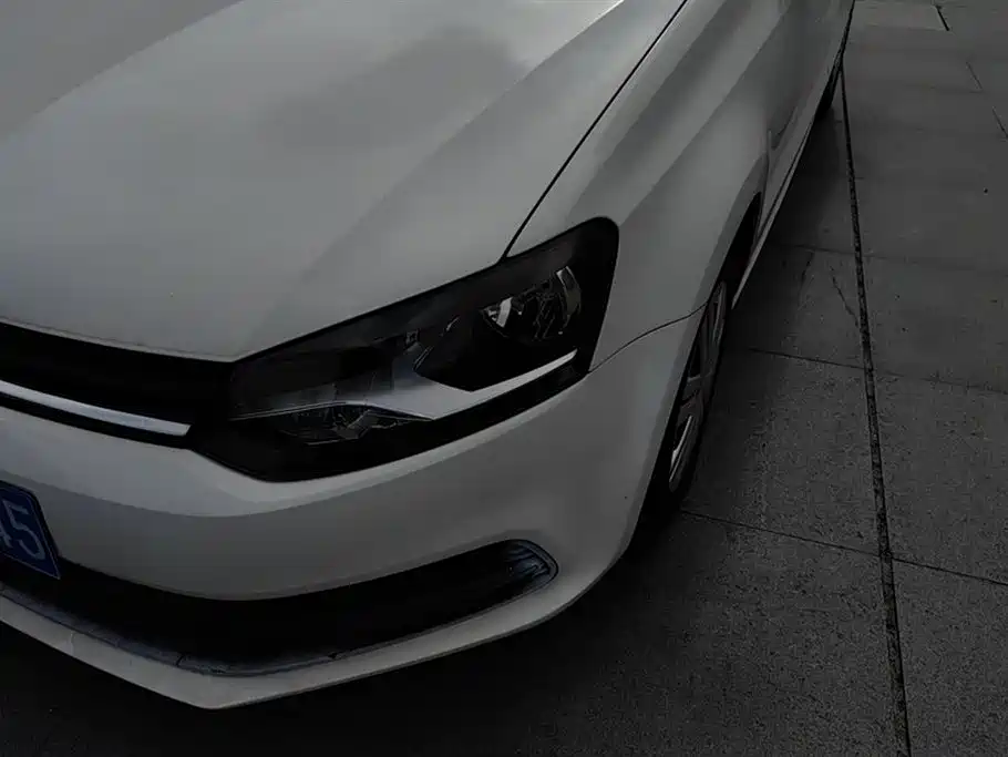 Volkswagen Polo 2016 1.4L Automatic Trend фото 5