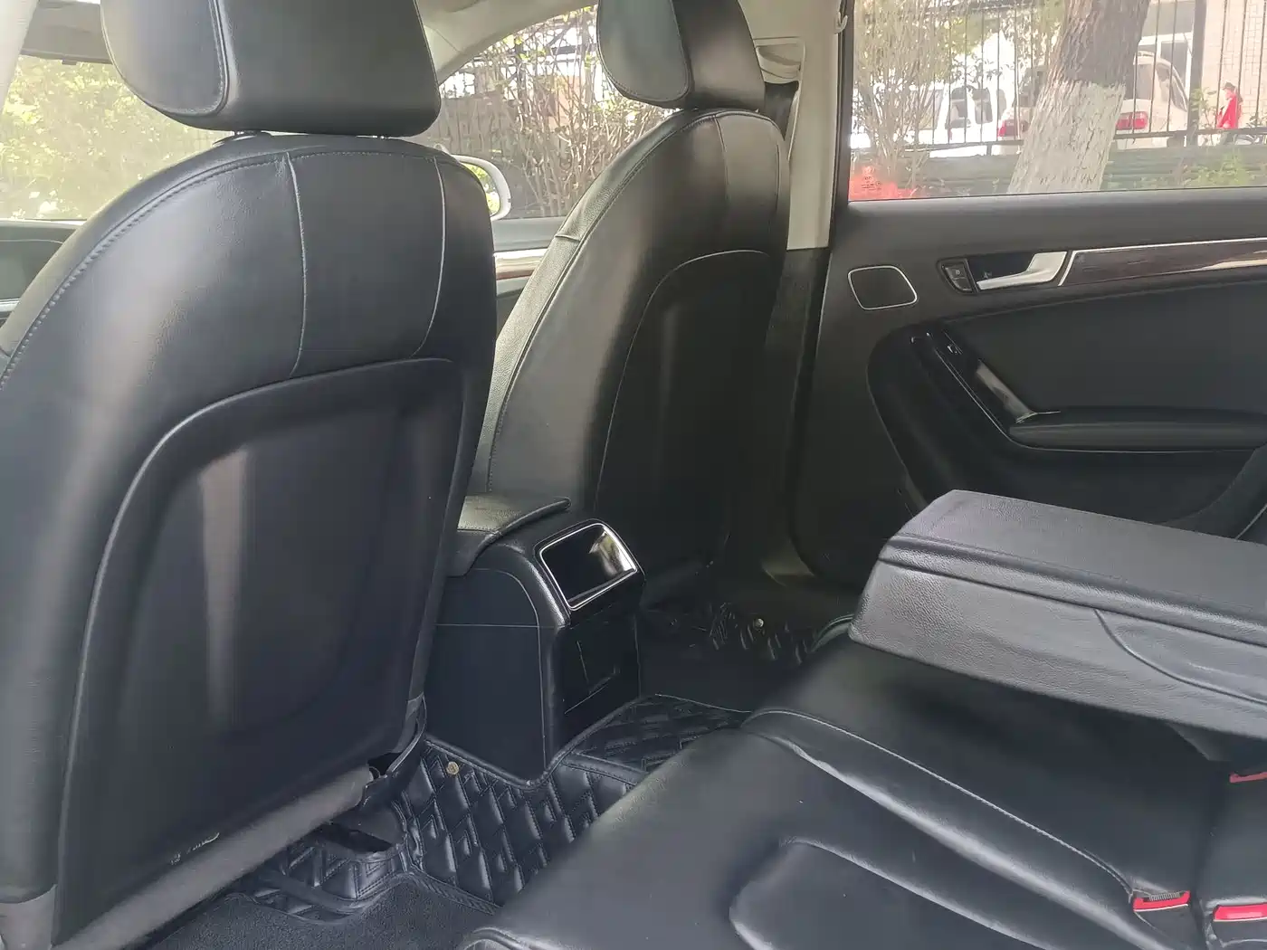 Audi A4L 2013 35 TFSI Automatic Comfort фото 7