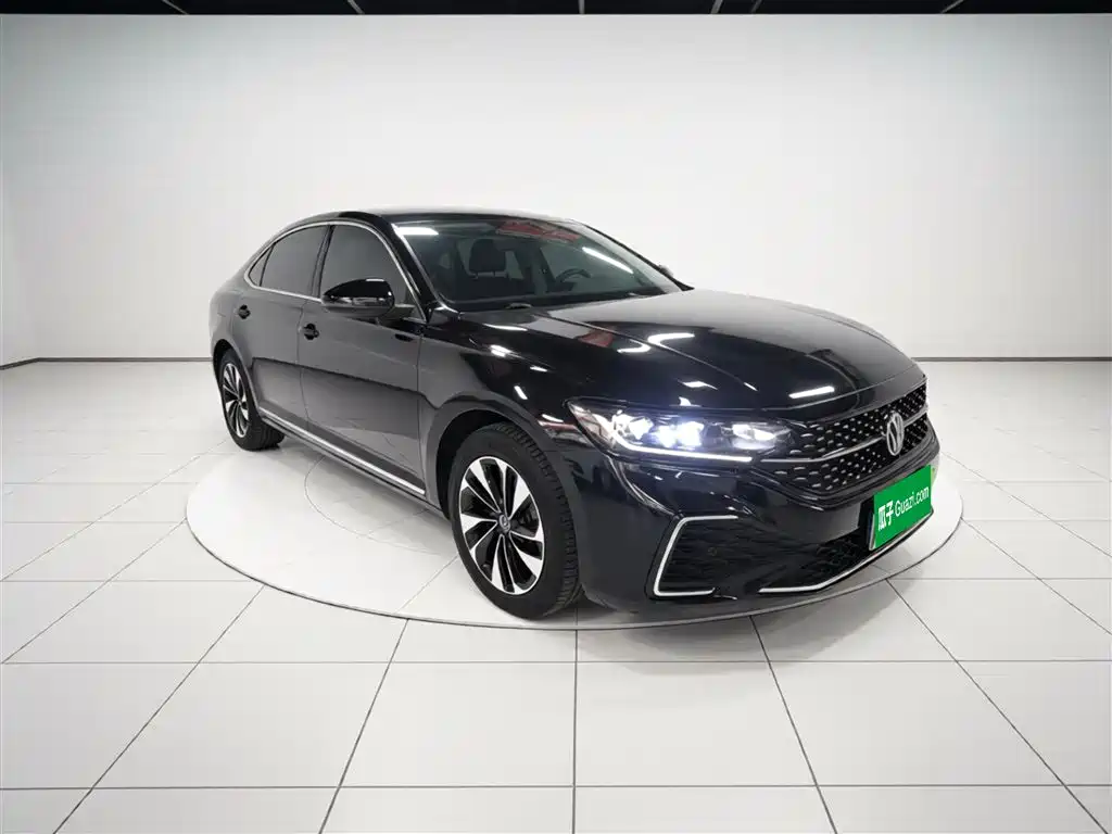 Volkswagen Passat 2023 330TSI Starlight Elite Edition фото 4