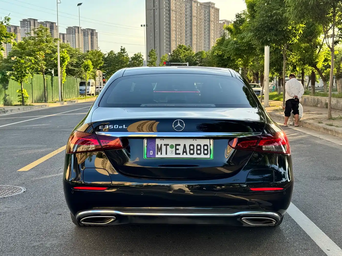 Mercedes-Benz E-Class New Energy 2022 E 350 e L Plug-in Hybrid Sedan фото 8