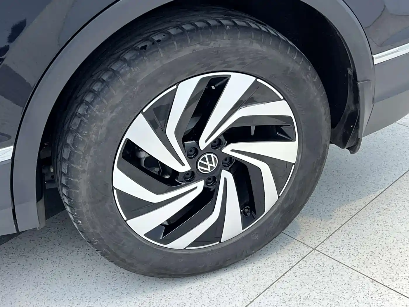 Volkswagen Tiguan L 2023 280TSI 2WD Trend Limited Edition фото 19