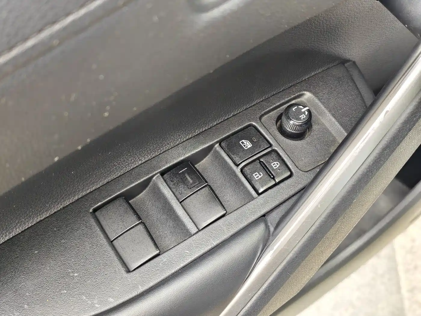 Toyota Frontlander 2022 2.0L CVT Leading Edition фото 19