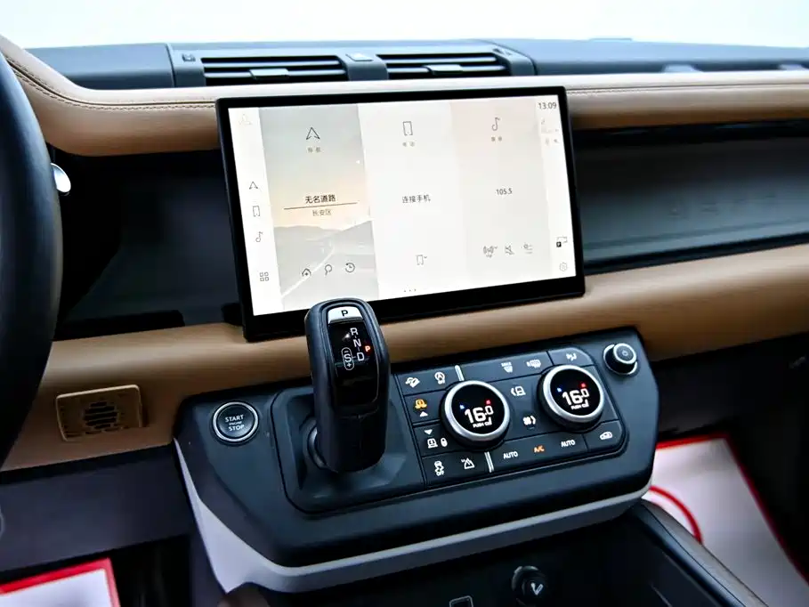 Land Rover Defender 2024 110 3.0T P400 Dark Special Edition фото 17