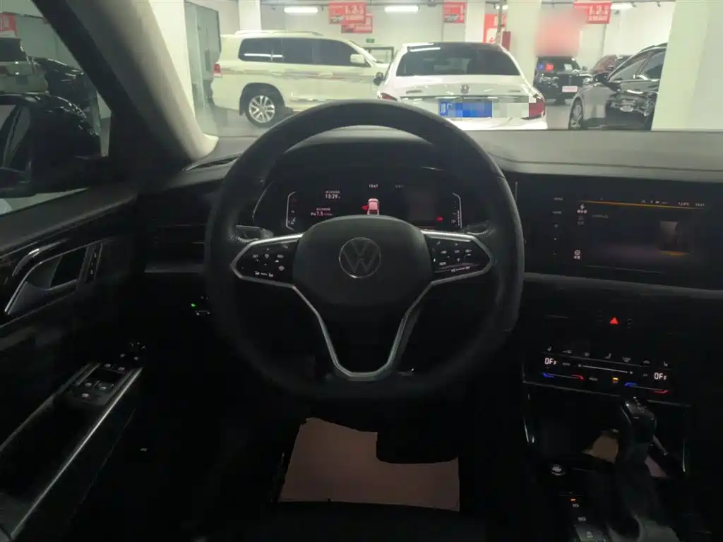 Volkswagen Passat 2023 330TSI Starlight Elite Edition фото 11