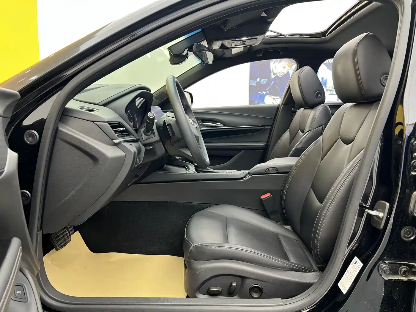 Cadillac CT4 2023 2022 28T Fashion Style