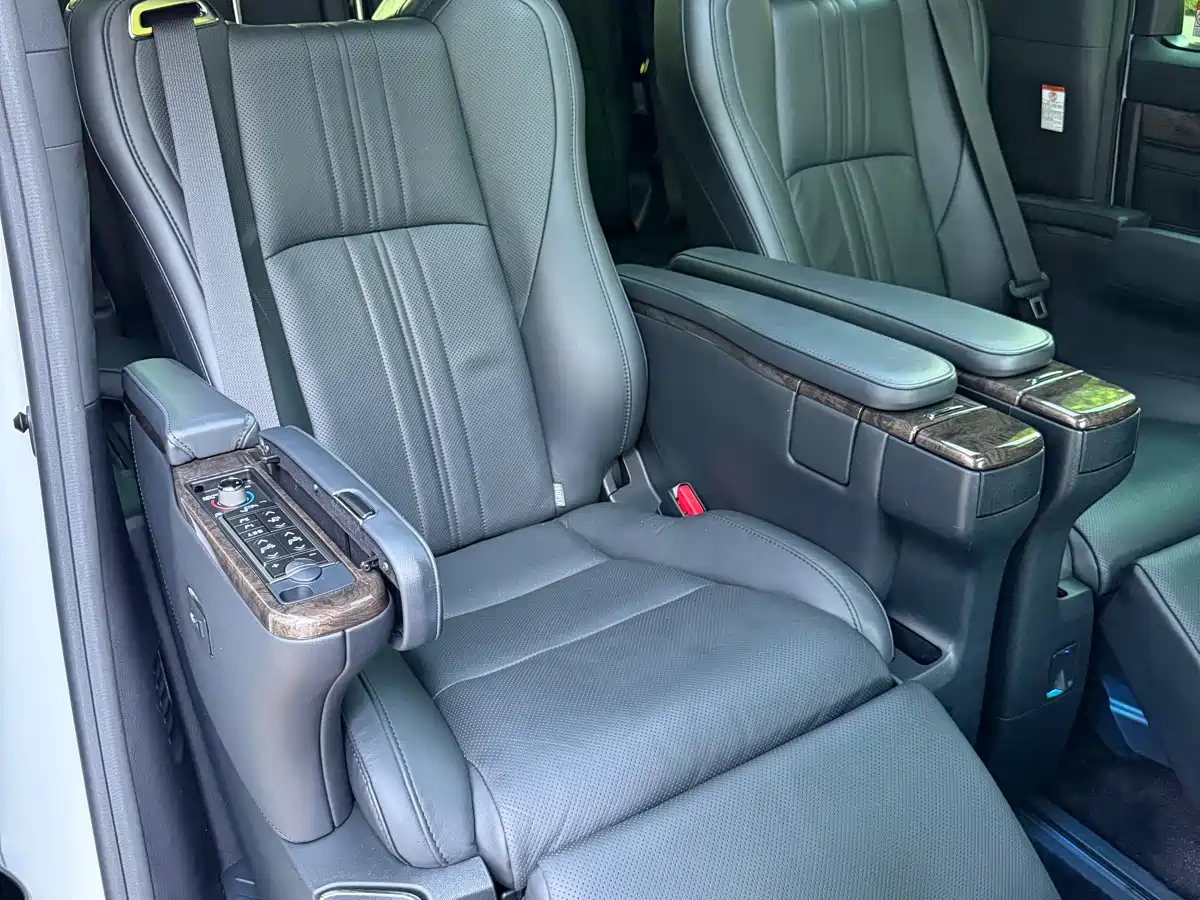 Toyota Alphard 2020 Hybrid 2.5L Premium Edition фото 18