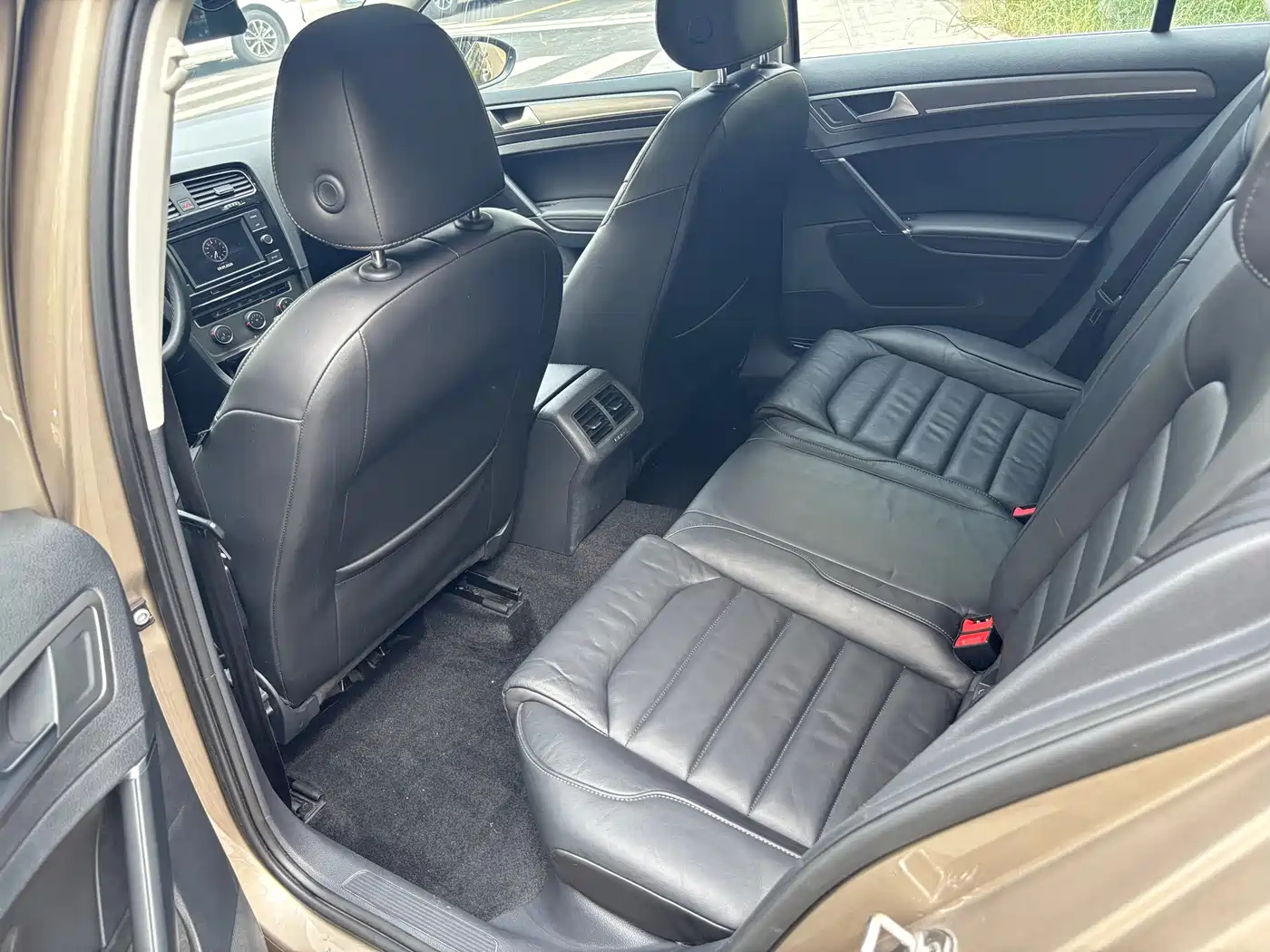 Volkswagen Golf 2016 230TSI Automatic Luxury фото 5