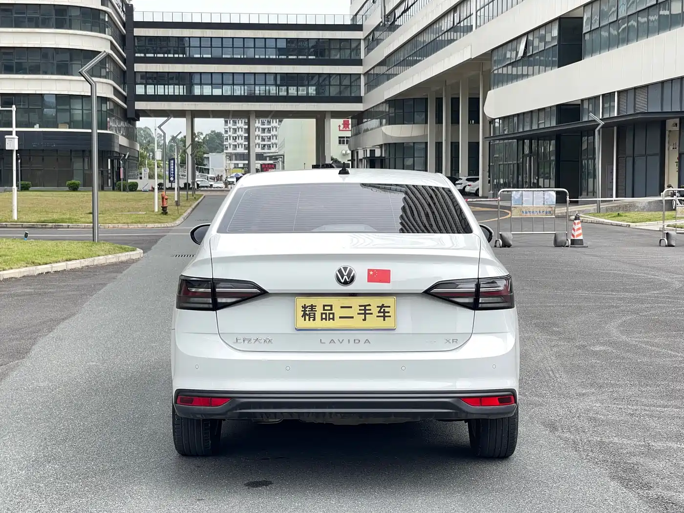 Volkswagen Lavida 2023 New Sharp 1.5L Auto Aspiration Edition фото 10