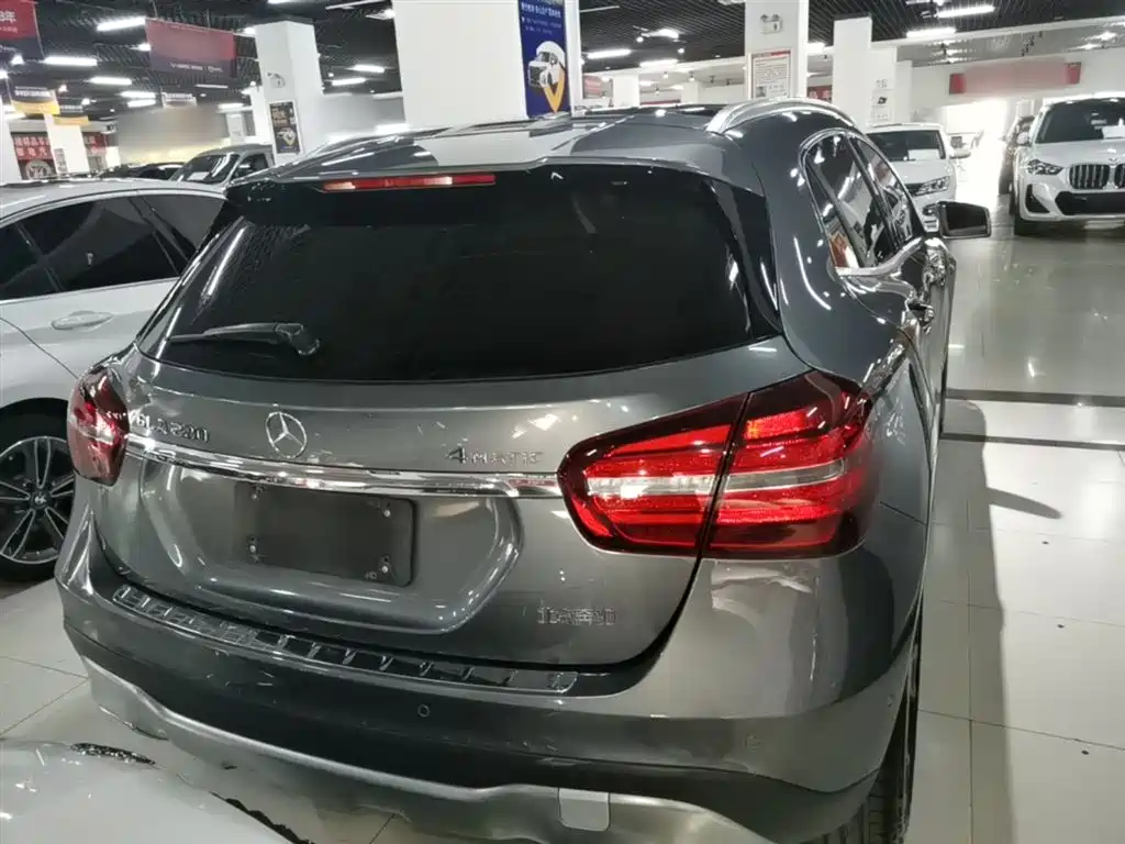 Mercedes-Benz GLA 2017 GLA 220 4MATIC Fashion фото 6