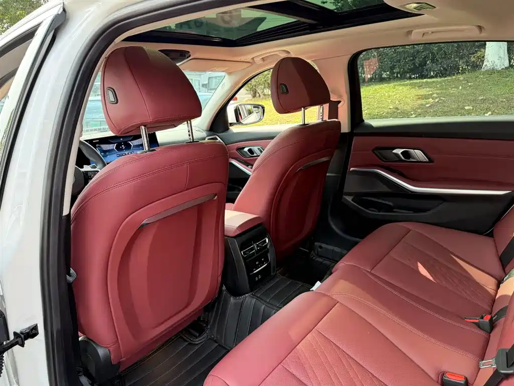 BMW 3 Series 2025 325Li M Sport Package фото 9