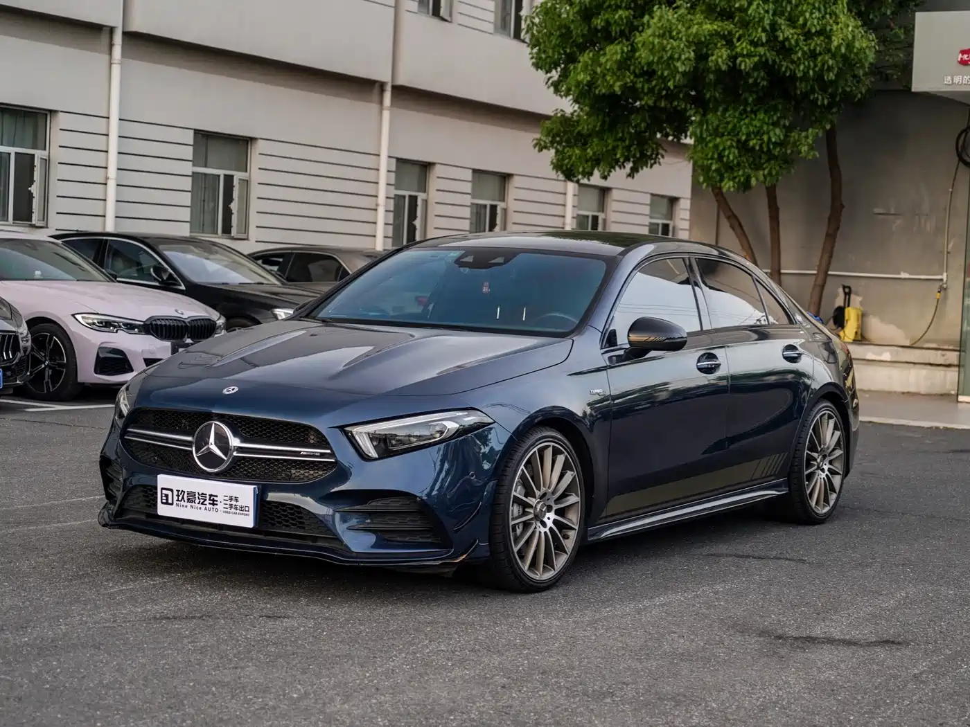 Mercedes-Benz A-Class AMG 2019 AMG A 35 L 4MATIC фото 3