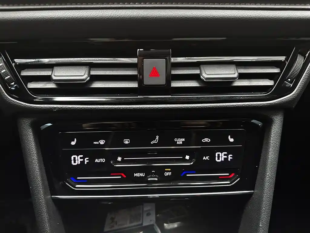 Volkswagen Tharu 2022 280TSI FWD Luxury Edition фото 15
