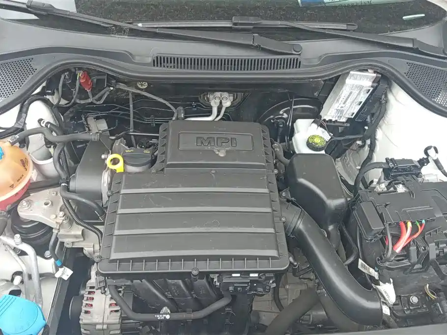 Volkswagen Polo 2016 1.4L Automatic Trend фото 10
