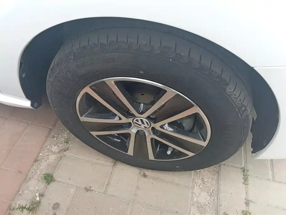 Volkswagen Polo 2016 1.4L Automatic Trend фото 6