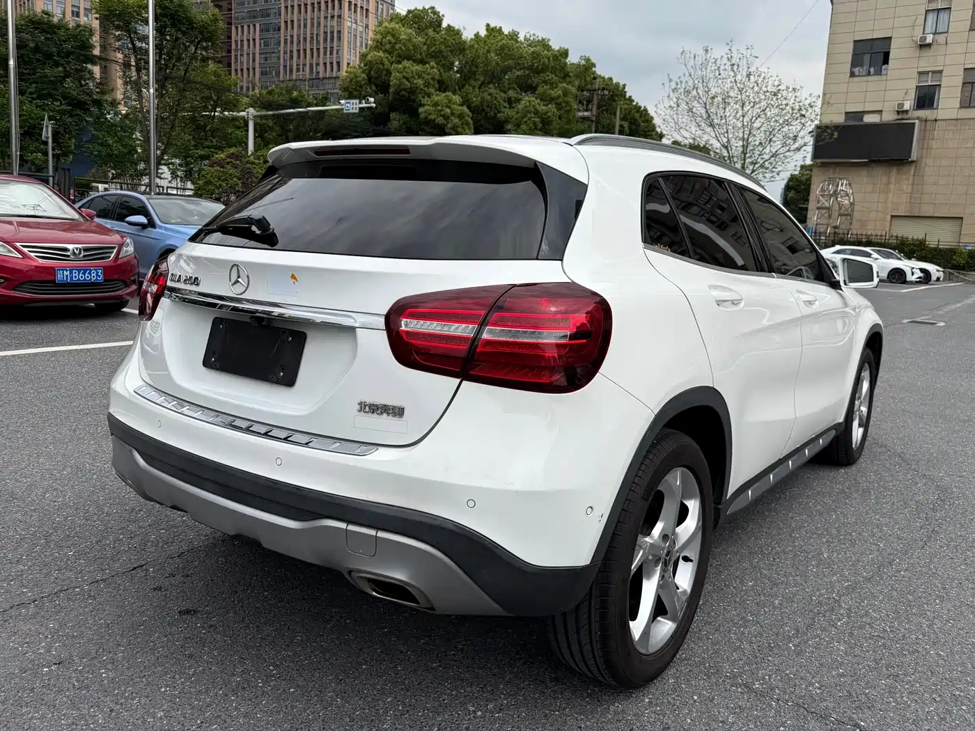 Mercedes-Benz GLA 2018 GLA 200 Dynamic фото 12