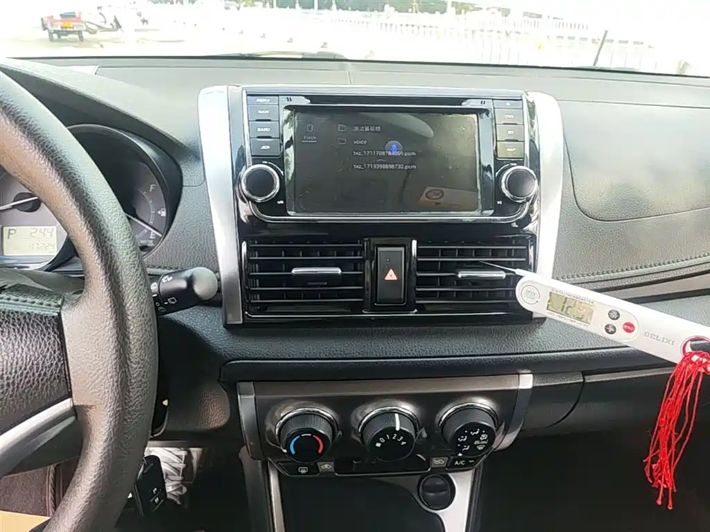 Toyota YARiS L Zhi Xuan 2015 1.5E Auto Charming Edition фото 13