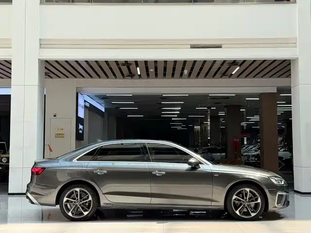 Audi A4L 2022 40 TFSI Fashion Dynamic — фото 4