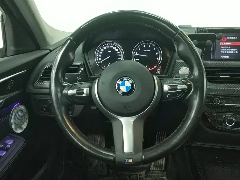 BMW 1 Series 2021 125i M Sport Black Night Edition фото 15