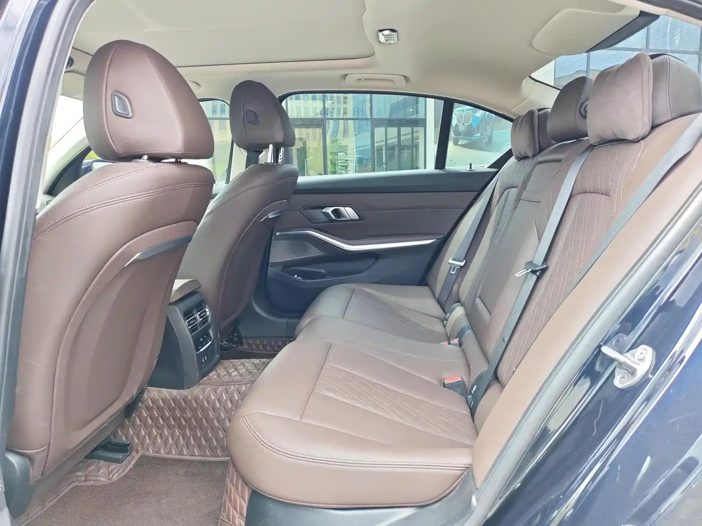 BMW 3 Series 2024 325Li M Sport Package фото 18