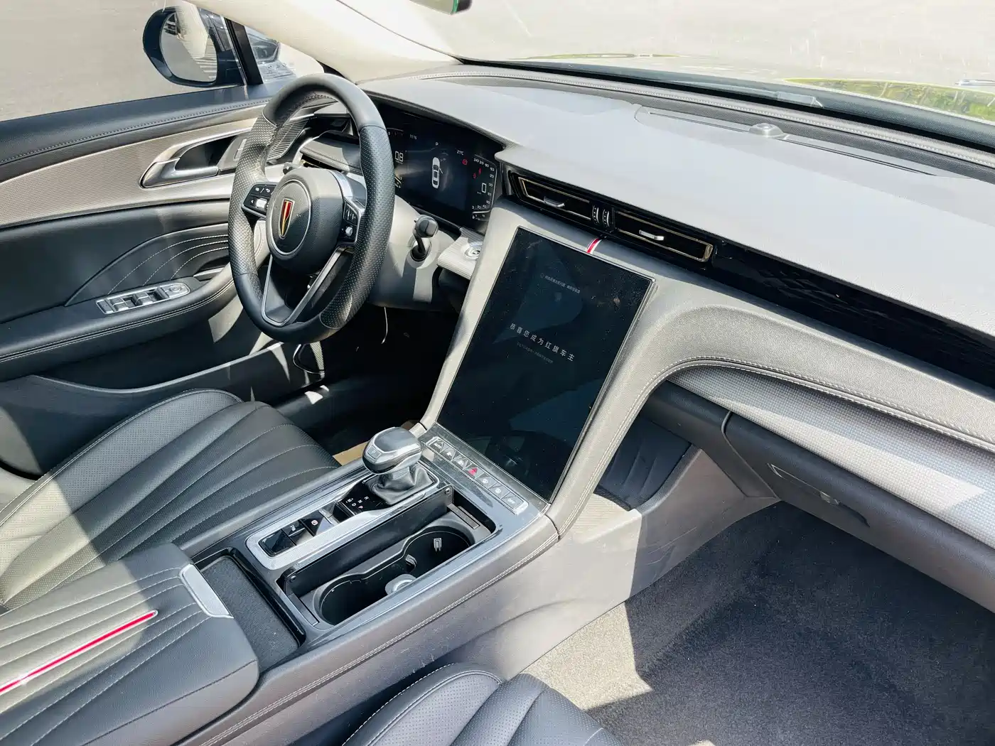 Hongqi H5 2024 1.5T DCT Smart Connect Flag Rhythm Edition фото 28