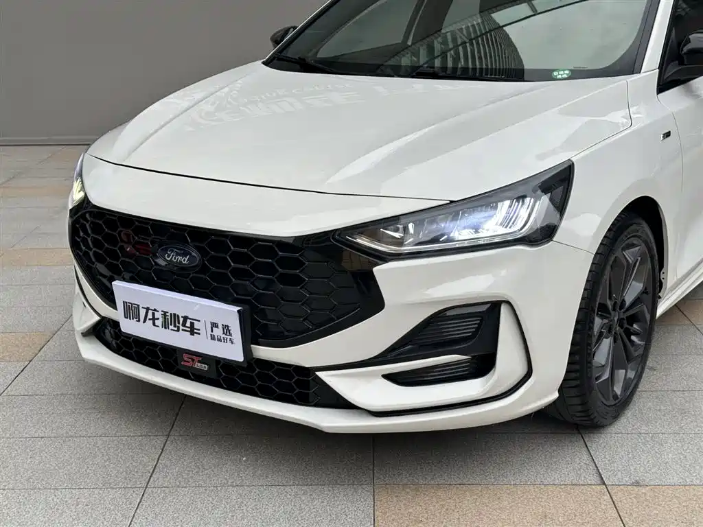 FORD FOX