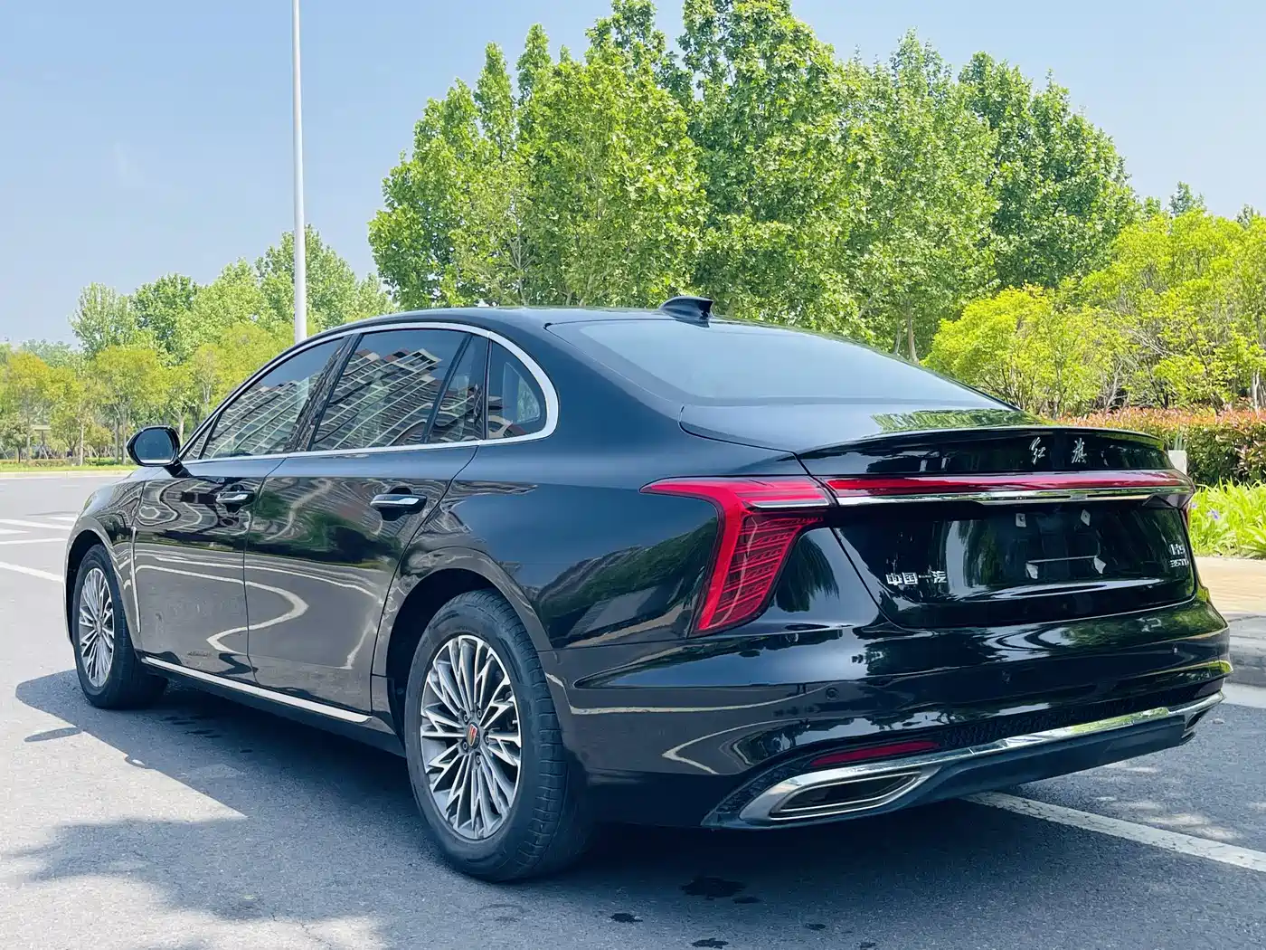 Hongqi H5 2024 1.5T DCT Smart Connect Flag Rhythm Edition фото 24