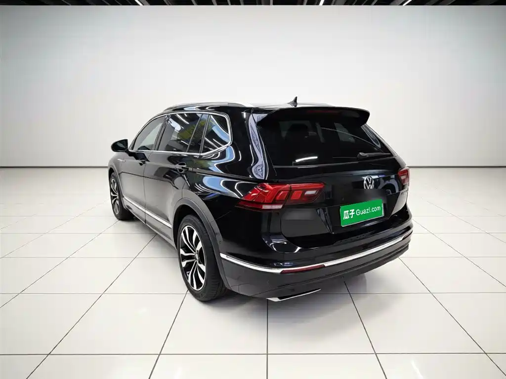 Volkswagen Tiguan L 2021 330TSI Automatic 2WD R-Line Premium фото 5