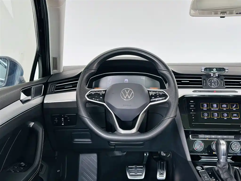 Volkswagen Magotan 2024 2 Million Units Public Sharing Edition 280TSI DSG Comfort фото 17