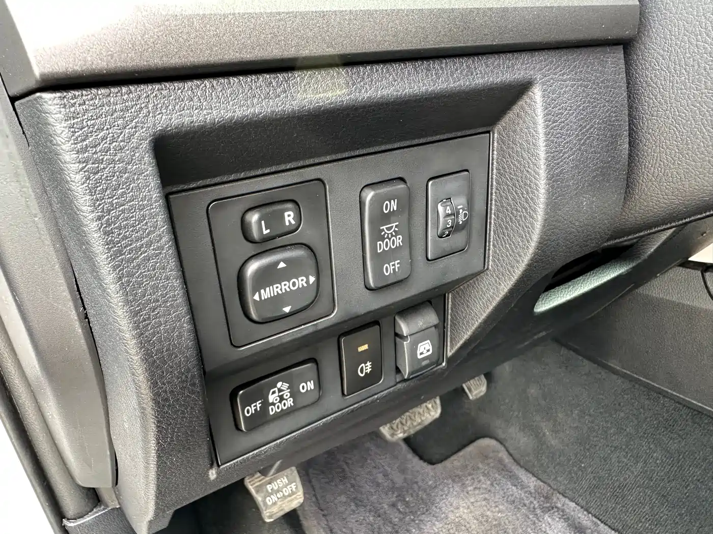 Toyota Tundra 2014 5.7L 1794 Edition фото 17