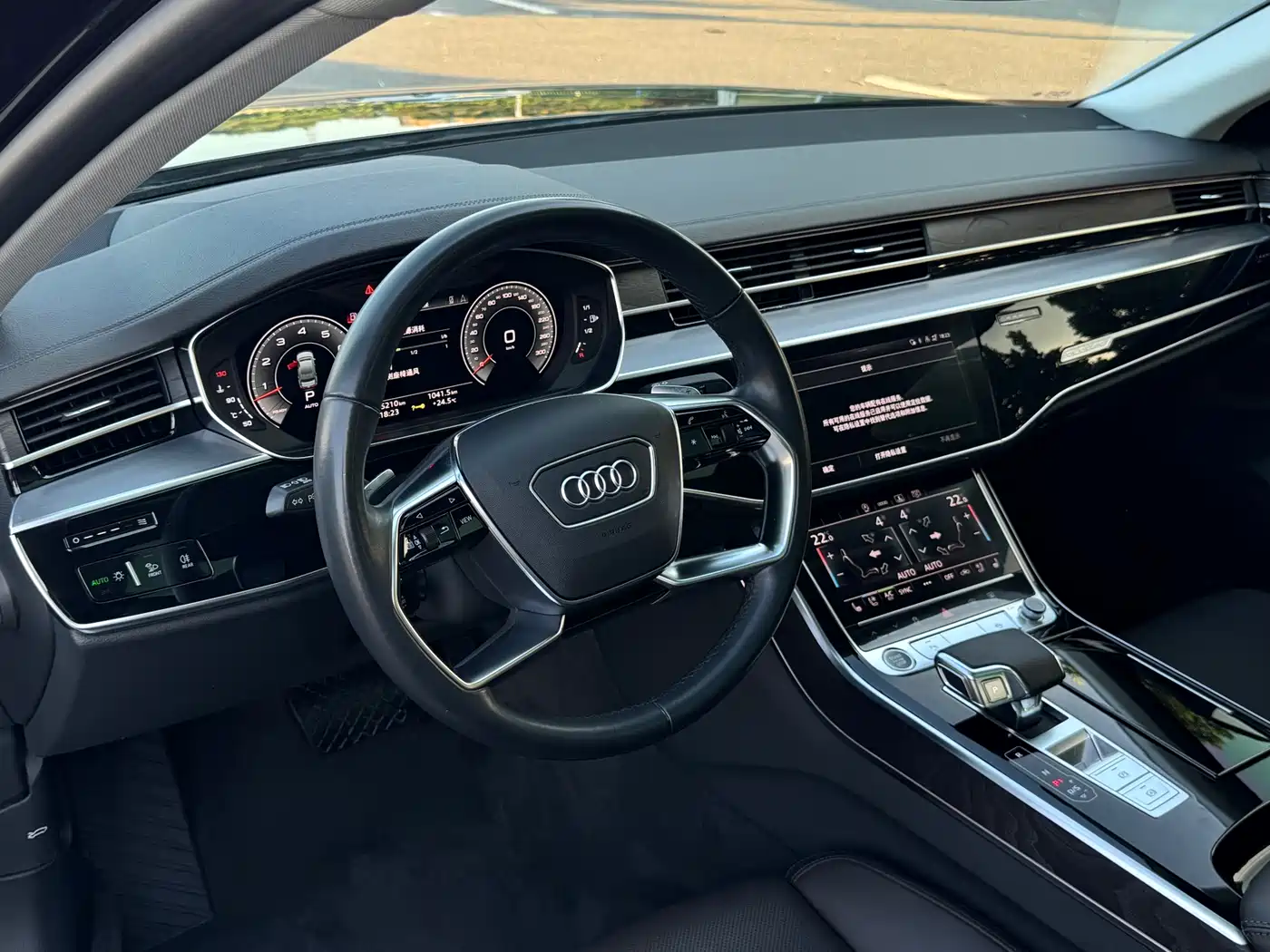 Audi A8 2022 A8L 50 TFSI quattro Comfort Collector's Edition фото 15