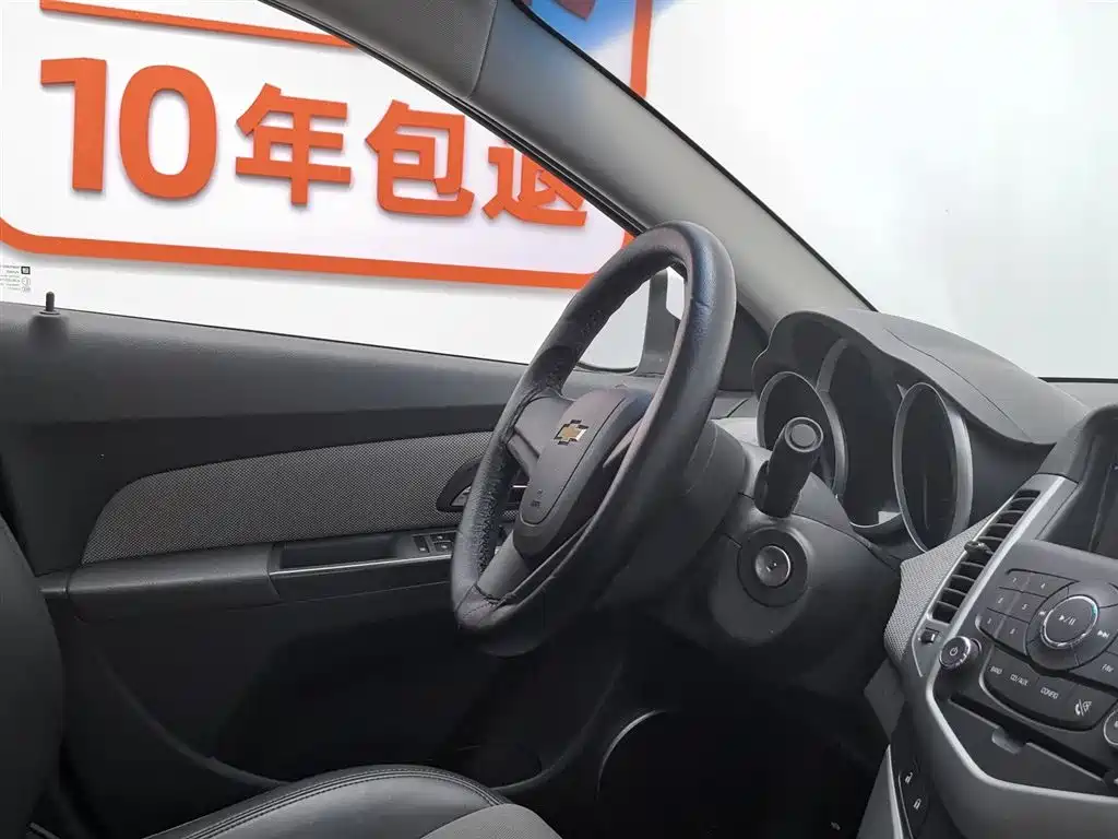 Chevrolet Cruze 2013 Model 1.8L SE AT фото 22