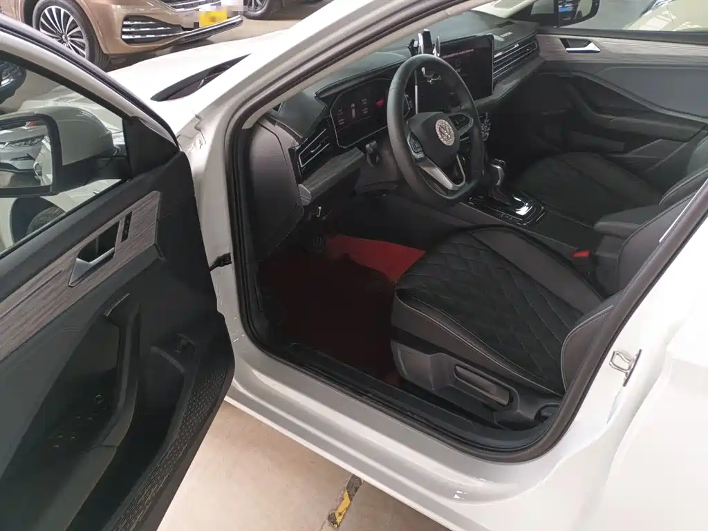Volkswagen Sagitar 2023 300TSI DSG Surpassing Edition фото 23