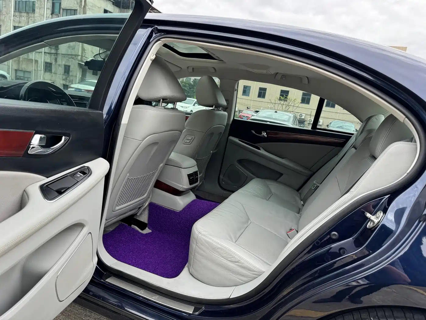 Hongqi H7 2015 2015 1.8T Luxury Type