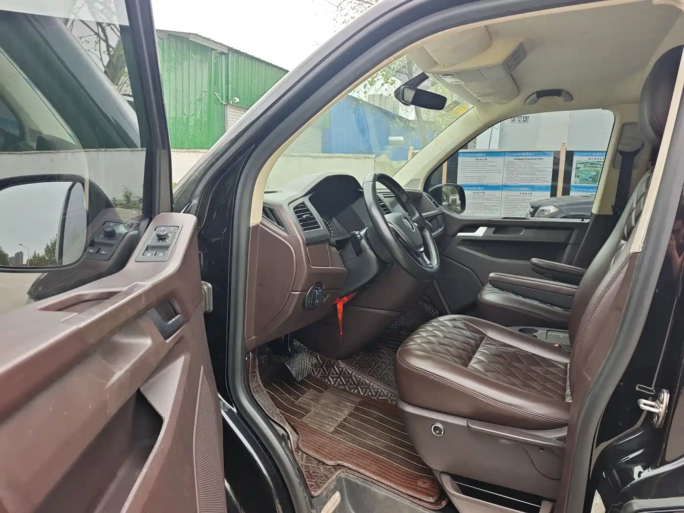 Volkswagen Caravelle 2018 2.0TSI 4WD Luxury Edition 7-Seater фото 4