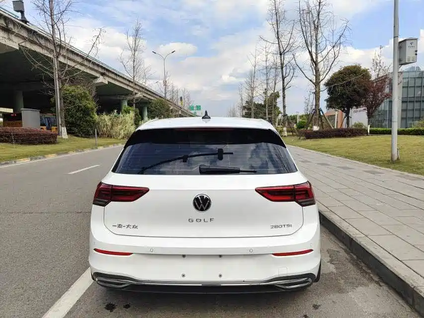 Volkswagen Golf 2023 Facelift 280TSI DSG Pro фото 9