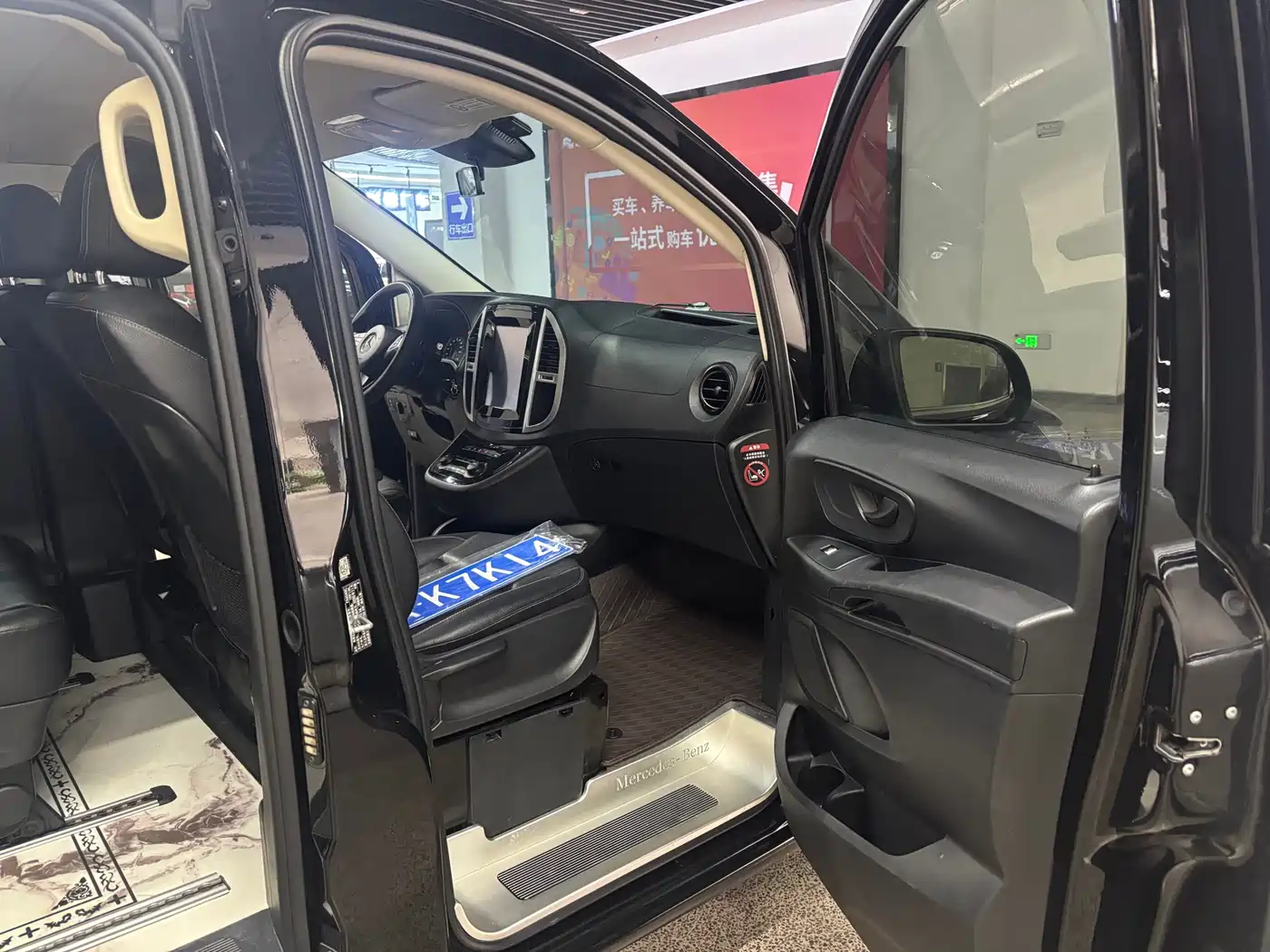 Mercedes-Benz Vito 2021 2.0T Elite 9-Seater фото 8