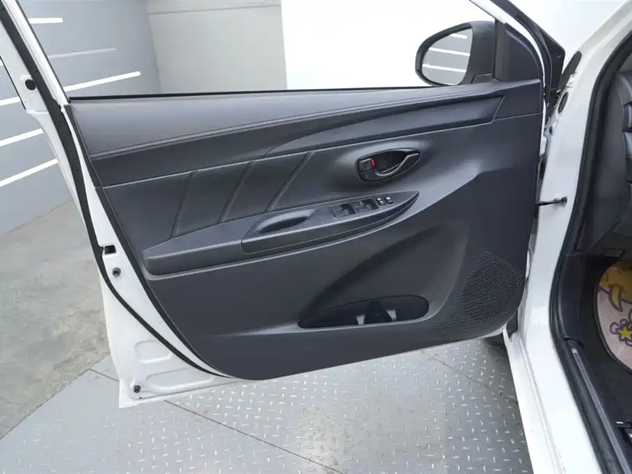 Toyota YARiS L Zhi Xiang 2017 1.5E CVT Charming Edition фото 10