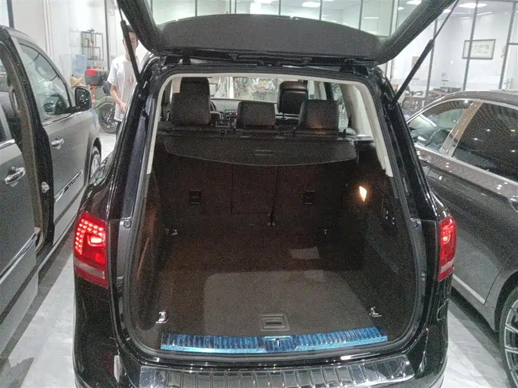 Volkswagen Touareg 2017 3.0TSI Explorer Edition фото 19