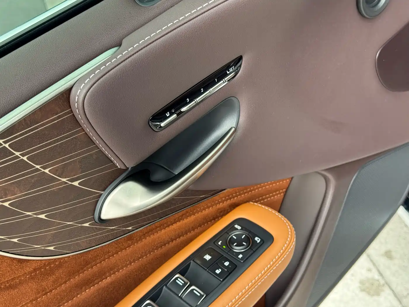 Lexus LS 2018 500h Executive Edition China V фото 21