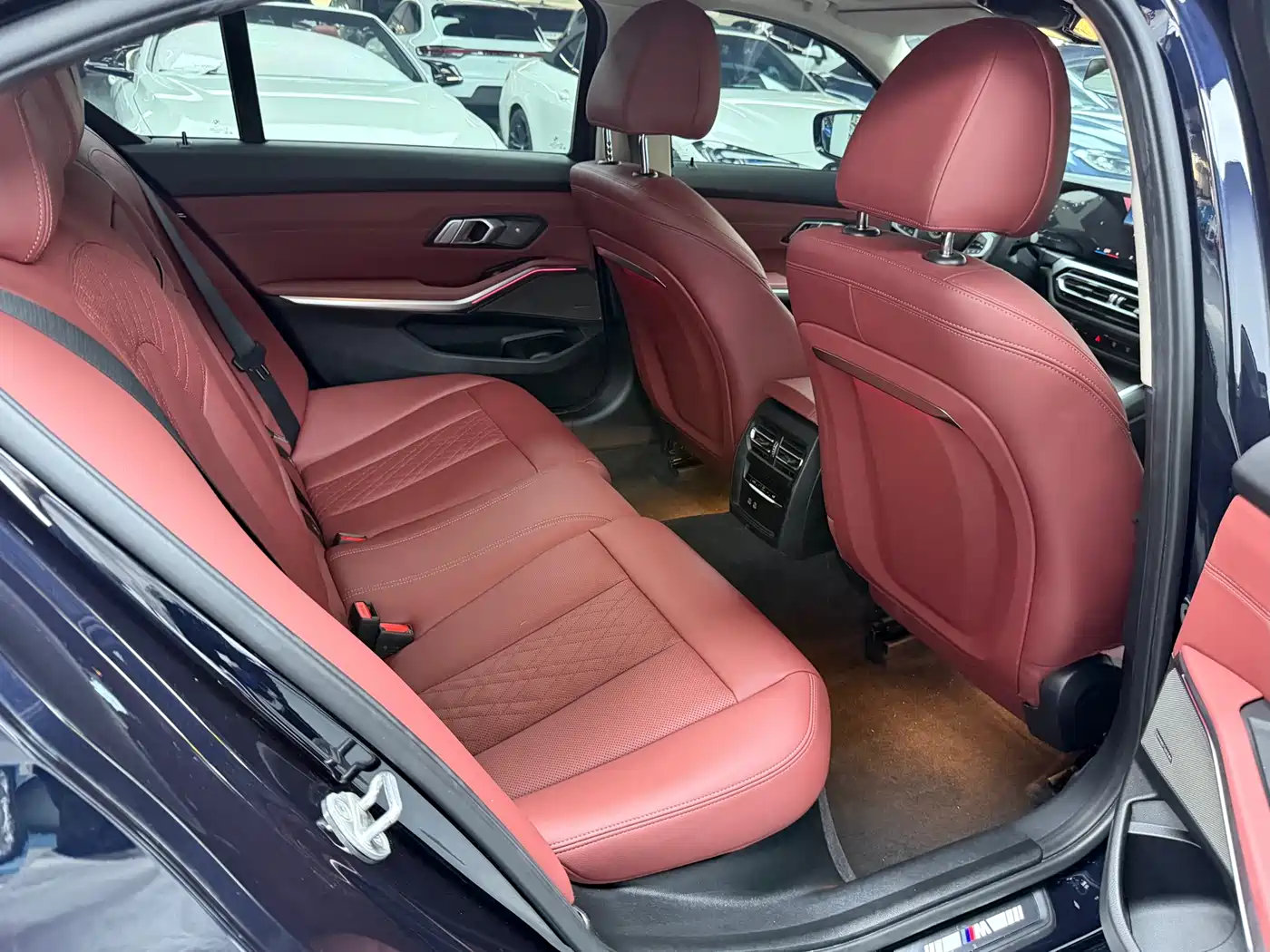 BMW 3 Series 2024 325Li M Sport Shadowline Package фото 11