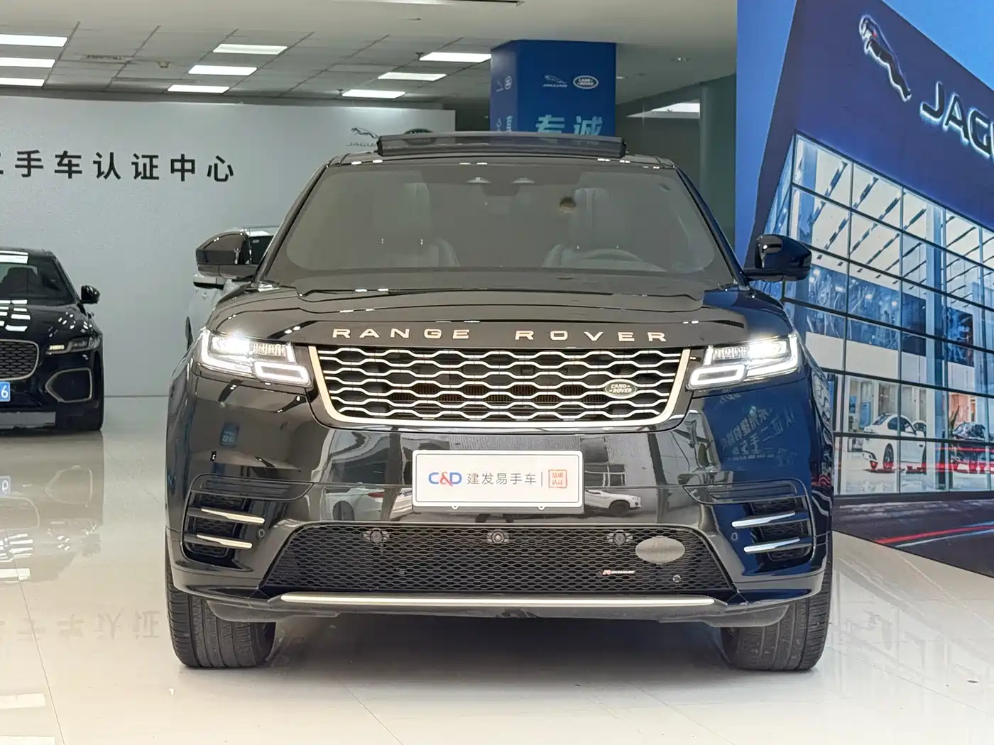 Land Rover Range Rover Velar 2022 250PS Golden Collector's Edition фото 2