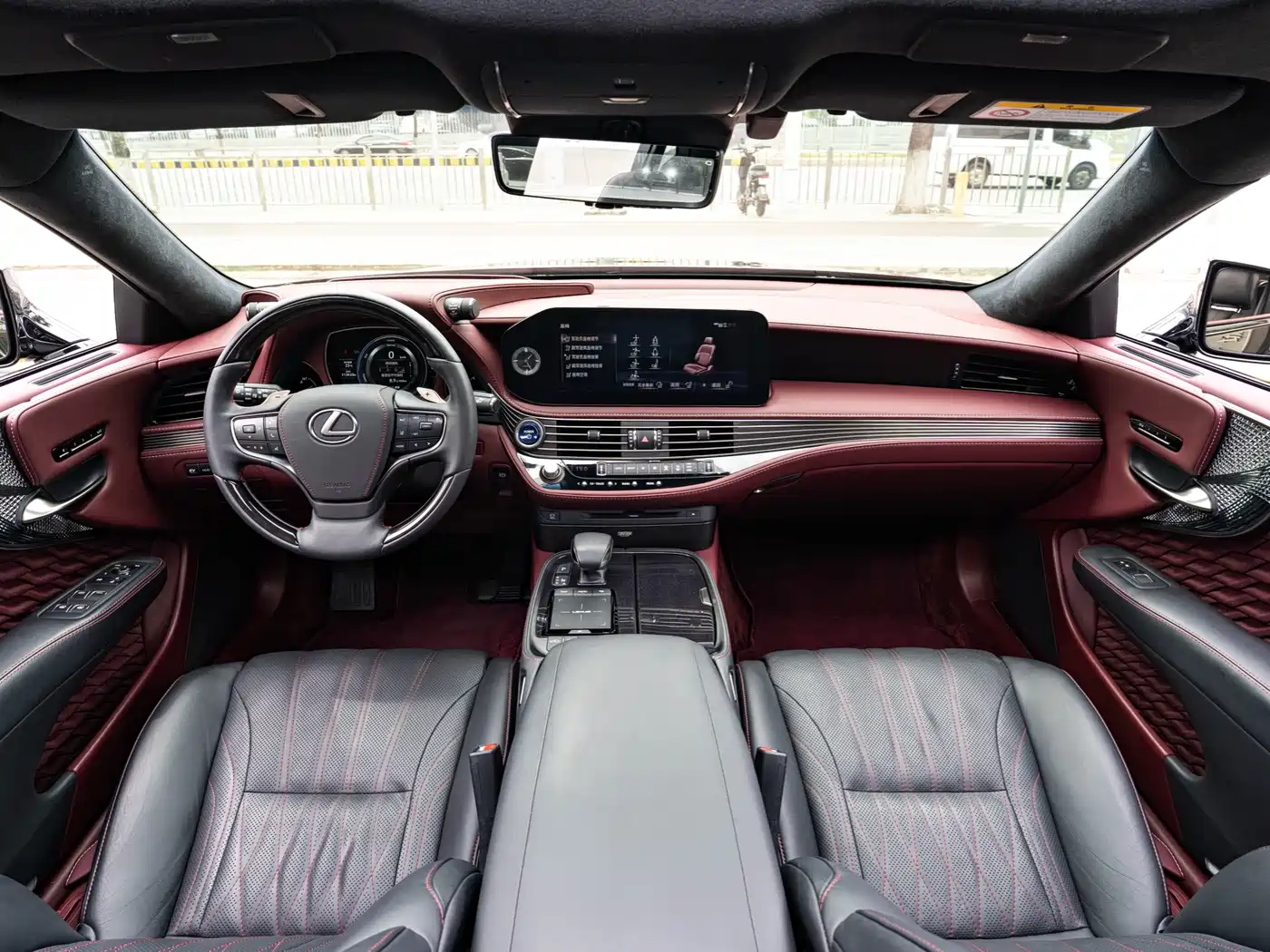 Lexus LS 2021 500h Executive Edition фото 13