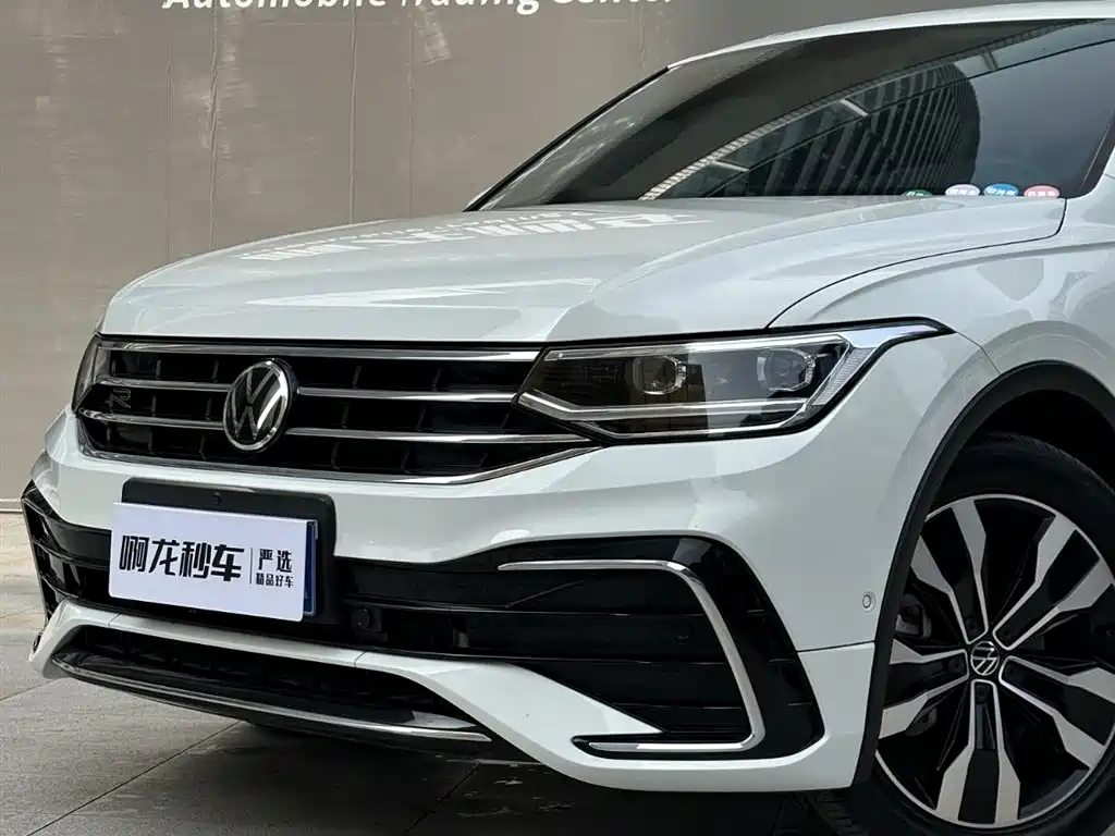 Volkswagen Tiguan L 2024 330TSI Automatic 2WD R-Line Premium Enjoyment Edition фото 17