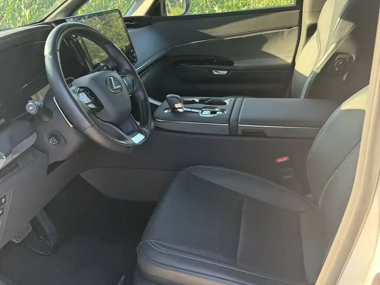 Lexus LM 2025 2023 500h 6-Seater Prestige Edition