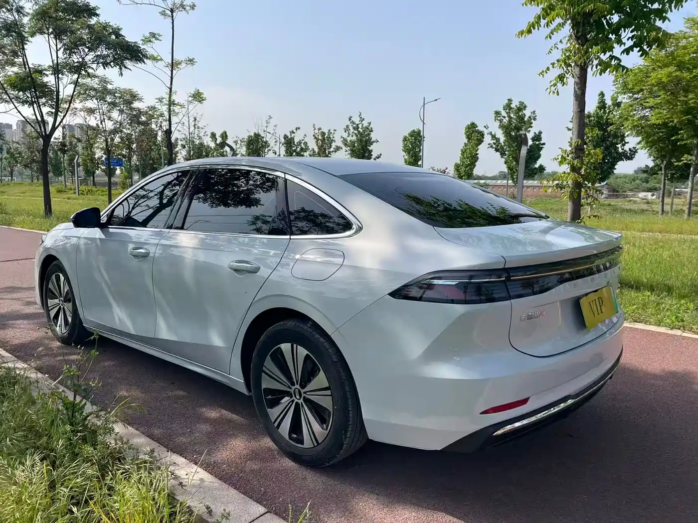 Geely Galaxy Galaxy A7 2025 EM-i 150km Premium Edition фото 9