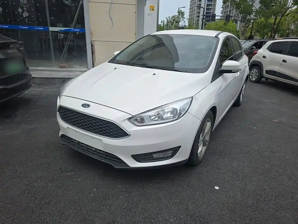 Фото 2 - Ford Focus